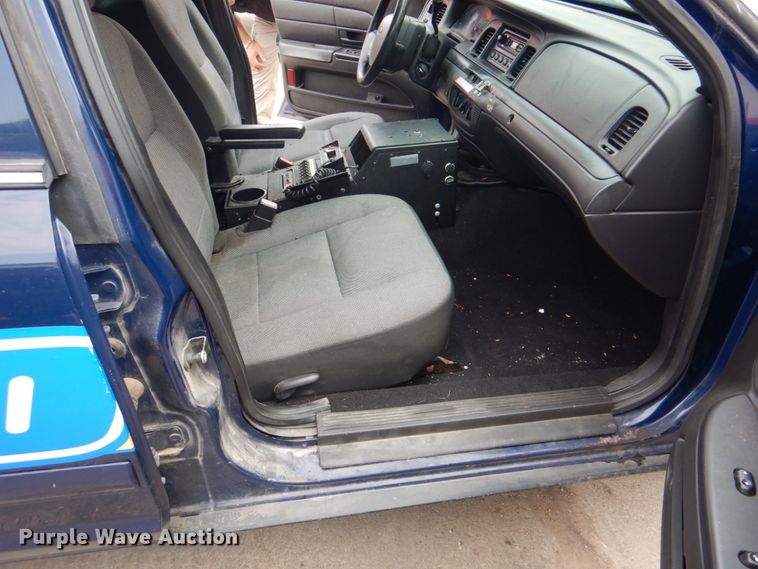 image for item KW9880 2008 Ford Crown Victoria Police Interceptor