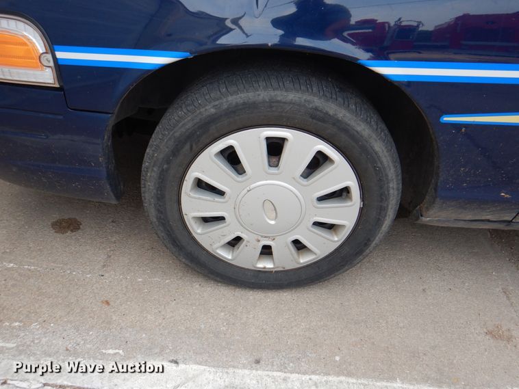 image for item KW9880 2008 Ford Crown Victoria Police Interceptor