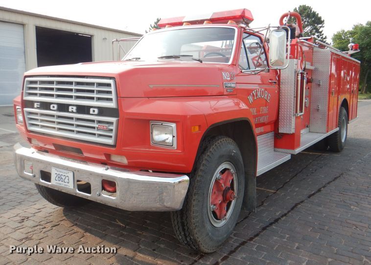 image for item KW9881 1983 Ford F800  pumper fire truck