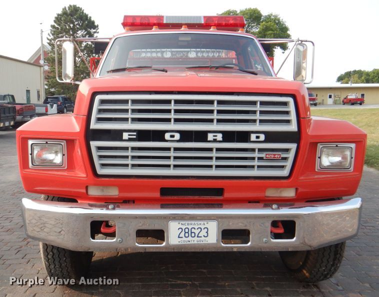 image for item KW9881 1983 Ford F800  pumper fire truck