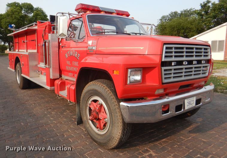 image for item KW9881 1983 Ford F800  pumper fire truck