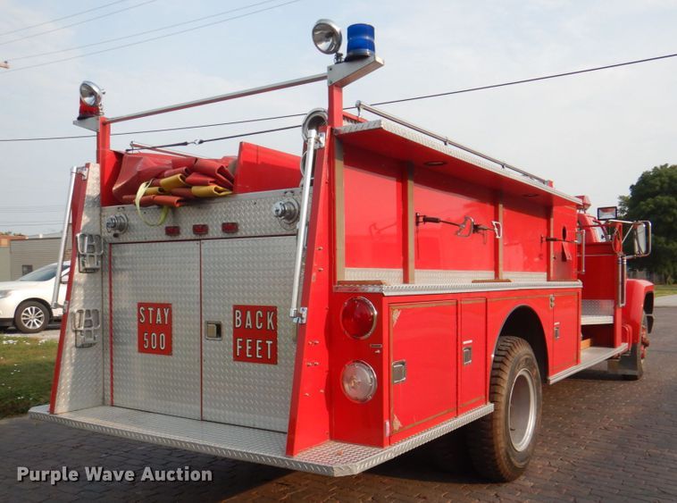 image for item KW9881 1983 Ford F800  pumper fire truck