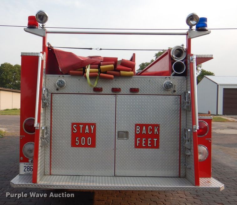 image for item KW9881 1983 Ford F800  pumper fire truck