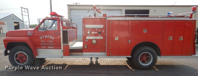 image for item KW9881 1983 Ford F800  pumper fire truck