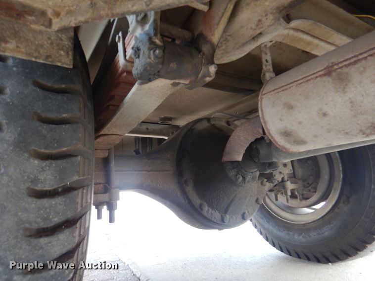 image for item KW9881 1983 Ford F800  pumper fire truck