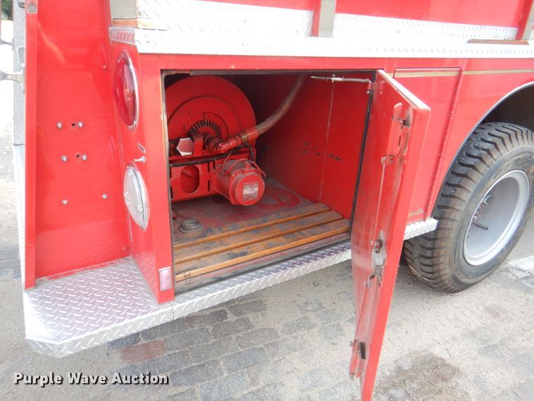 image for item KW9881 1983 Ford F800  pumper fire truck