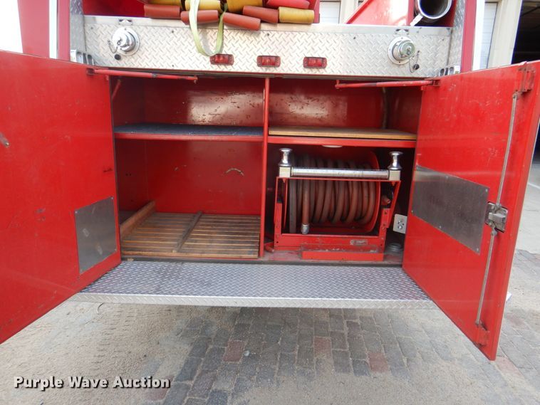 image for item KW9881 1983 Ford F800  pumper fire truck