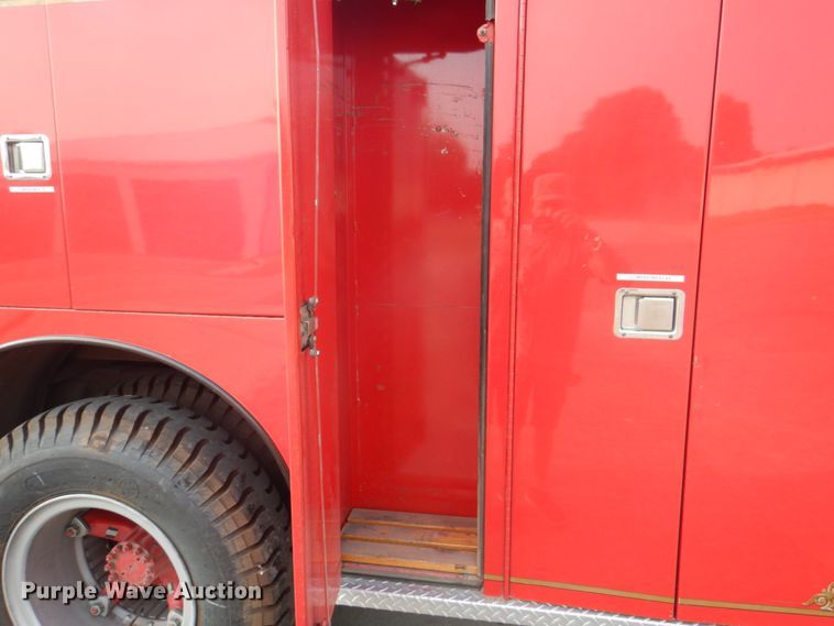 image for item KW9881 1983 Ford F800  pumper fire truck