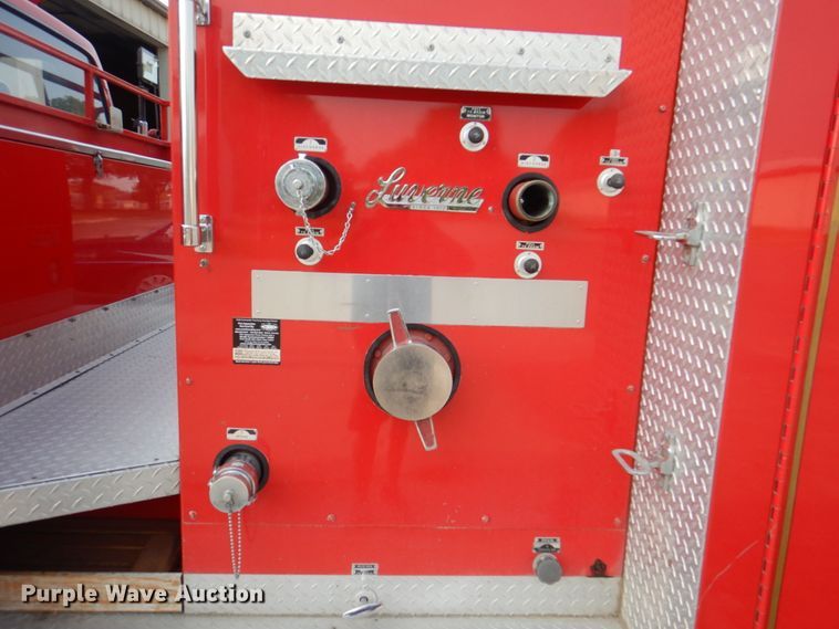 image for item KW9881 1983 Ford F800  pumper fire truck