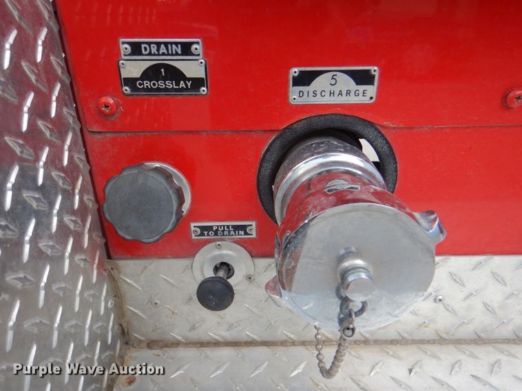 image for item KW9881 1983 Ford F800  pumper fire truck