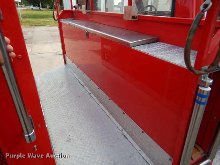 image for item KW9881 1983 Ford F800  pumper fire truck