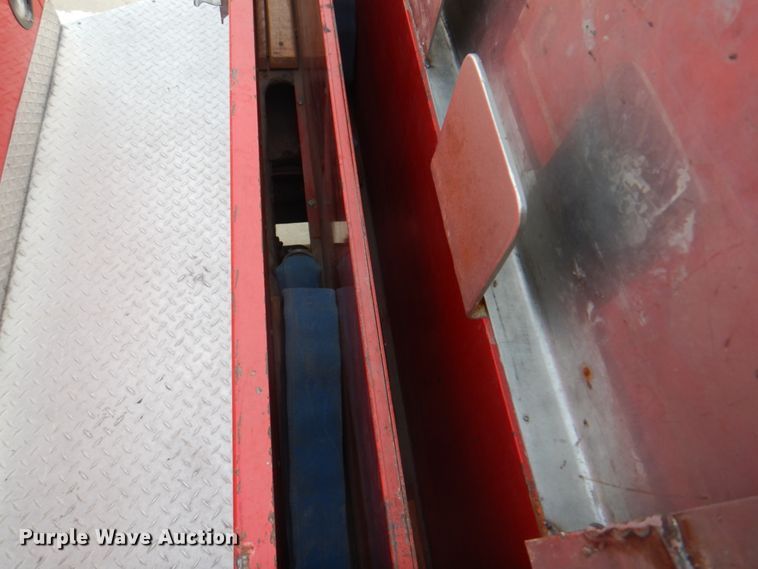 image for item KW9881 1983 Ford F800  pumper fire truck