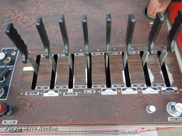 image for item KW9881 1983 Ford F800  pumper fire truck