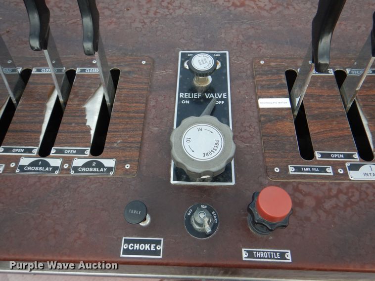 image for item KW9881 1983 Ford F800  pumper fire truck