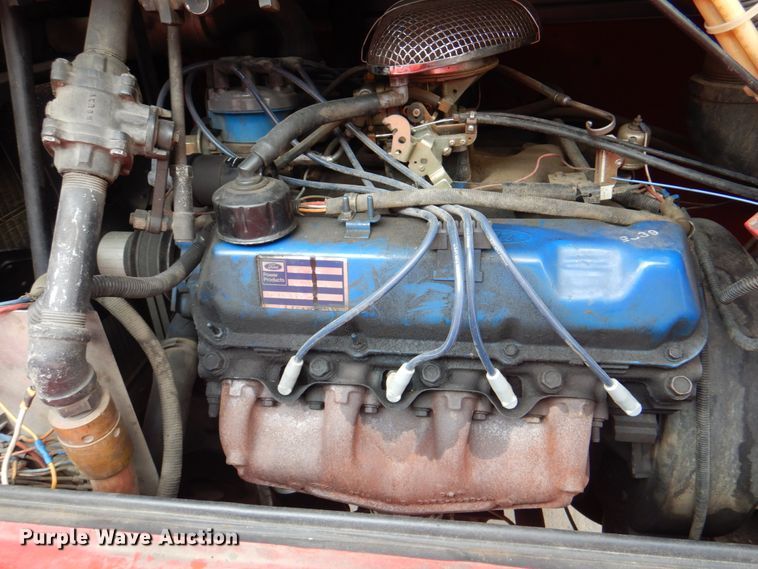 image for item KW9881 1983 Ford F800  pumper fire truck