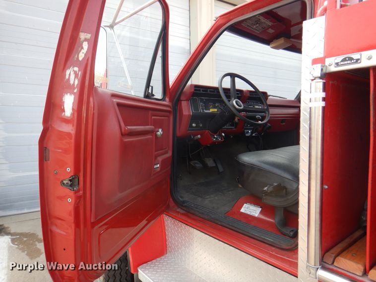 image for item KW9881 1983 Ford F800  pumper fire truck