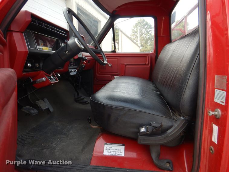 image for item KW9881 1983 Ford F800  pumper fire truck