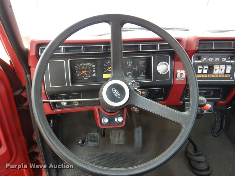 image for item KW9881 1983 Ford F800  pumper fire truck