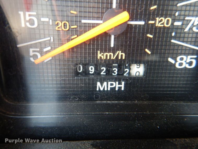 image for item KW9881 1983 Ford F800  pumper fire truck