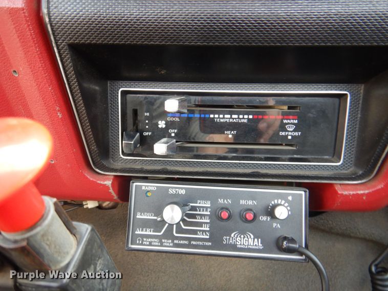 image for item KW9881 1983 Ford F800  pumper fire truck