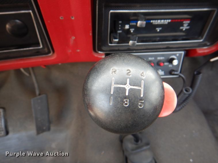 image for item KW9881 1983 Ford F800  pumper fire truck