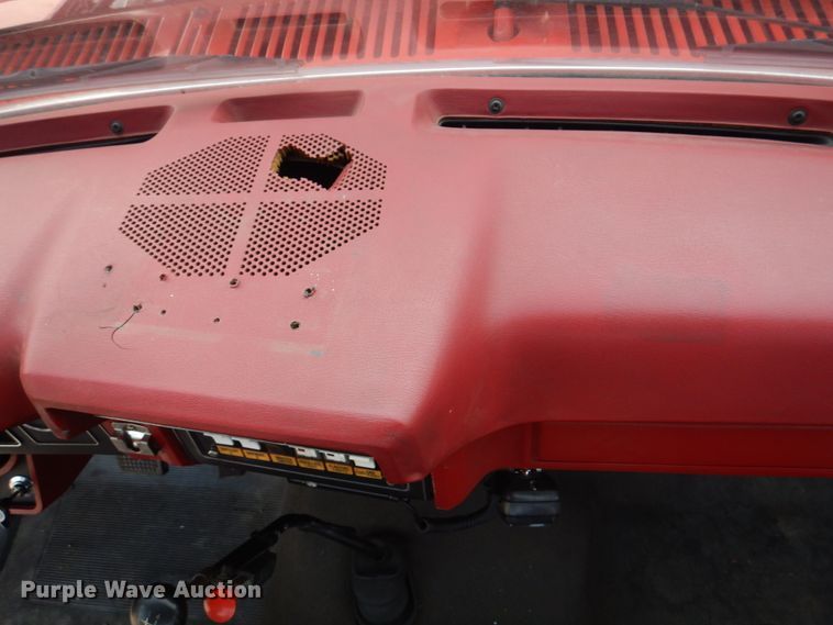 image for item KW9881 1983 Ford F800  pumper fire truck