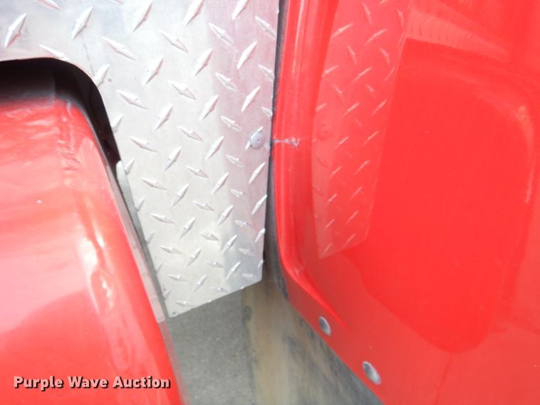 image for item KW9881 1983 Ford F800  pumper fire truck