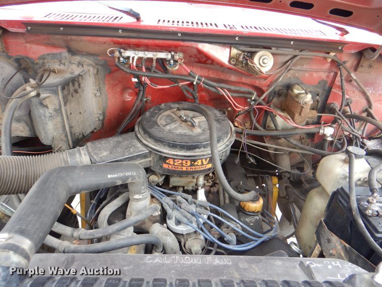 image for item KW9881 1983 Ford F800  pumper fire truck