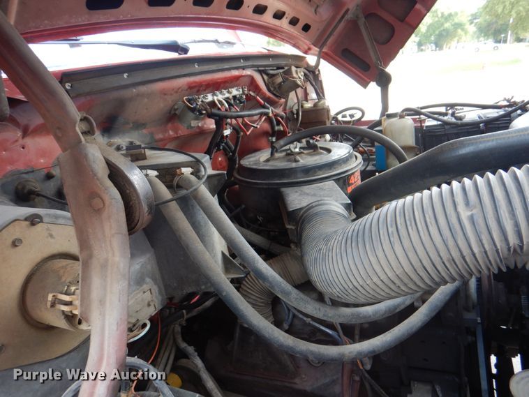 image for item KW9881 1983 Ford F800  pumper fire truck