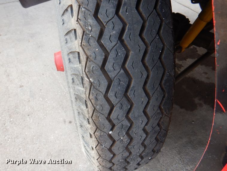 image for item KW9881 1983 Ford F800  pumper fire truck