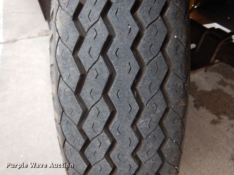 image for item KW9881 1983 Ford F800  pumper fire truck