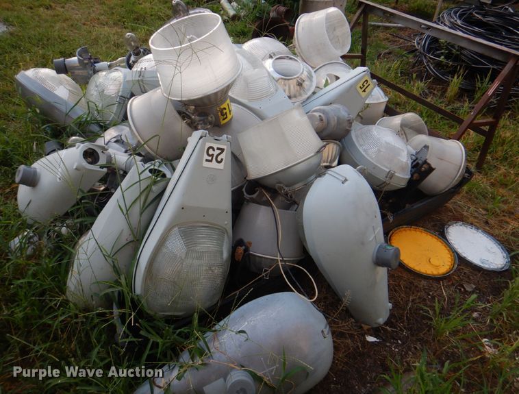 image for item KW9882 Approximately 50 street lamps