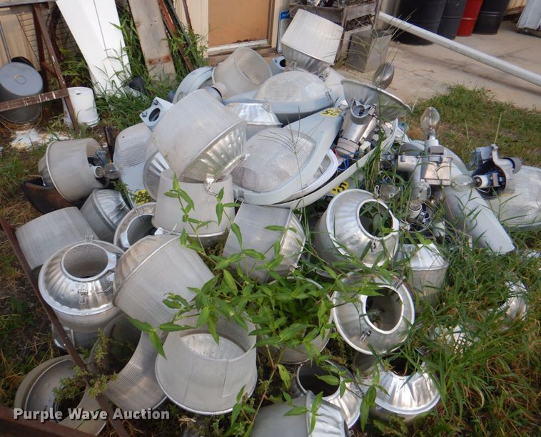 image for item KW9882 Approximately 50 street lamps