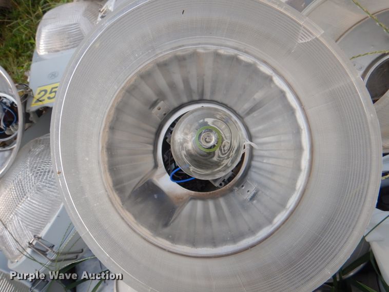 image for item KW9882 Approximately 50 street lamps