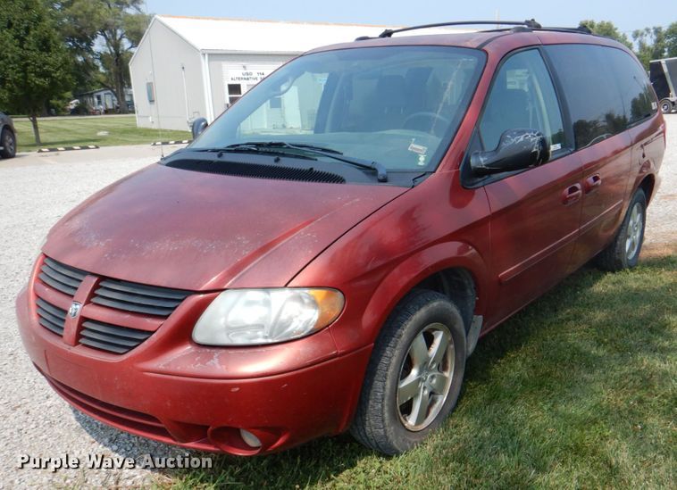 image for item KW9889 2006 Dodge Grand Caravan SXT  van