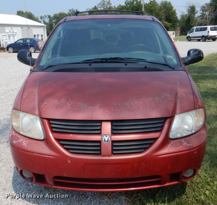 image for item KW9889 2006 Dodge Grand Caravan SXT  van