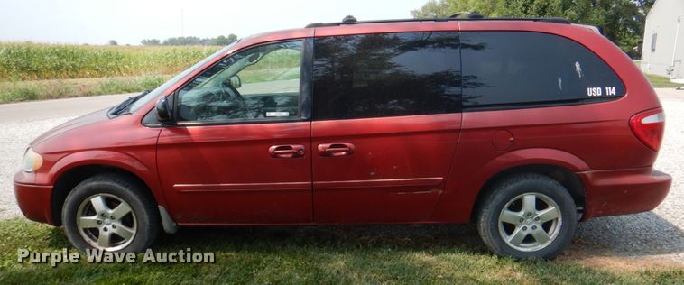 image for item KW9889 2006 Dodge Grand Caravan SXT  van