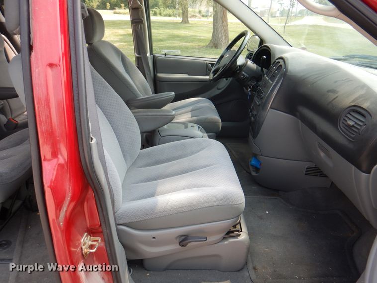 image for item KW9889 2006 Dodge Grand Caravan SXT  van