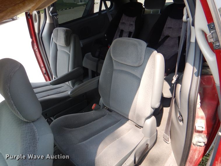 image for item KW9889 2006 Dodge Grand Caravan SXT  van