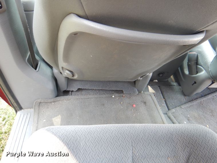 image for item KW9889 2006 Dodge Grand Caravan SXT  van