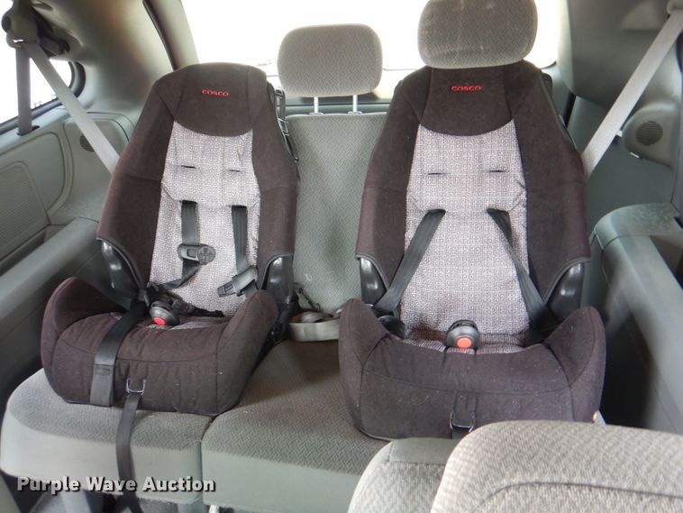 image for item KW9889 2006 Dodge Grand Caravan SXT  van