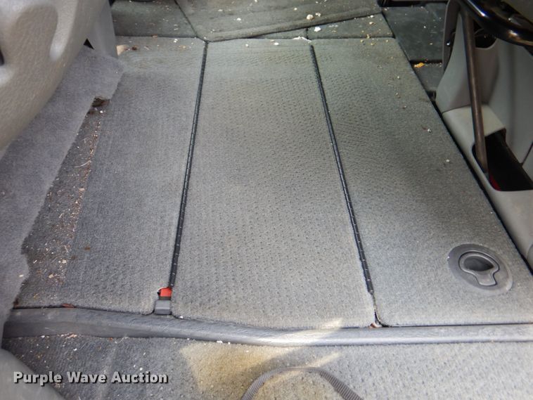 image for item KW9889 2006 Dodge Grand Caravan SXT  van