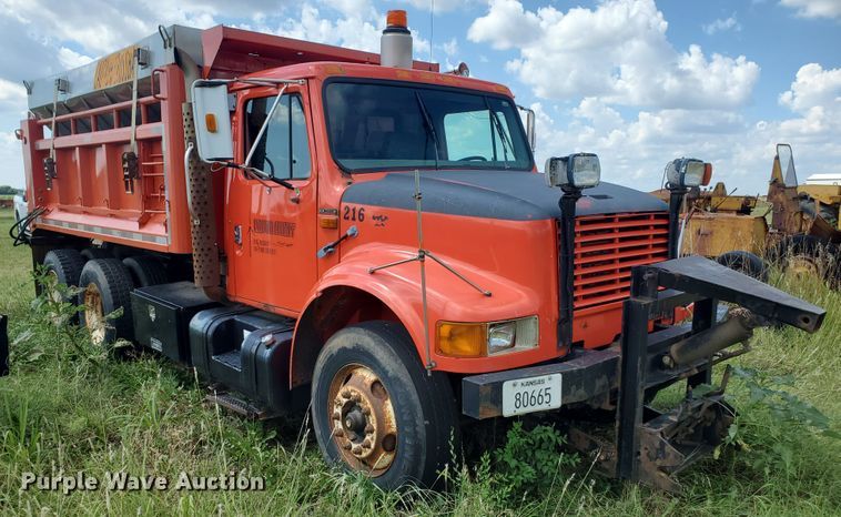 image for item KY9174 1999 International 4900  dump truck