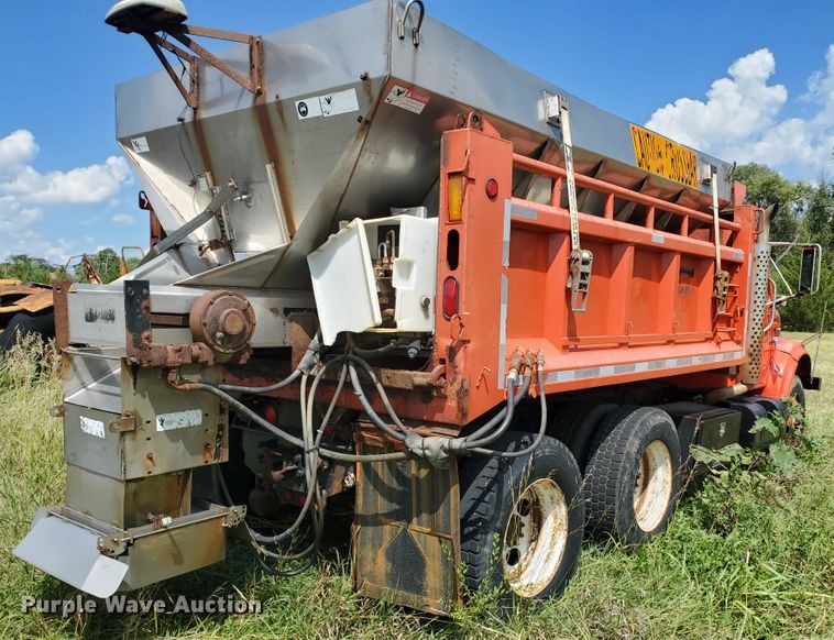 image for item KY9174 1999 International 4900  dump truck