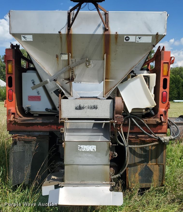 image for item KY9174 1999 International 4900  dump truck