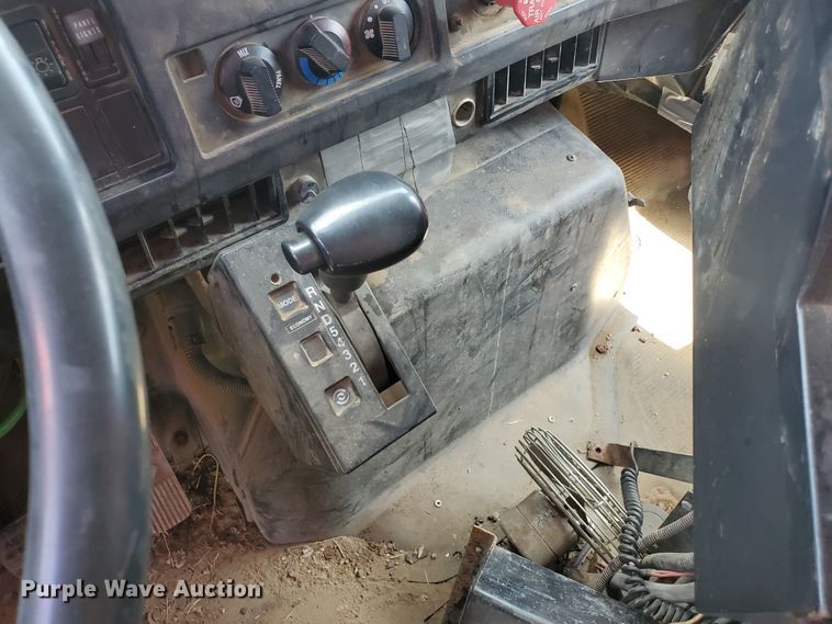 image for item KY9174 1999 International 4900  dump truck