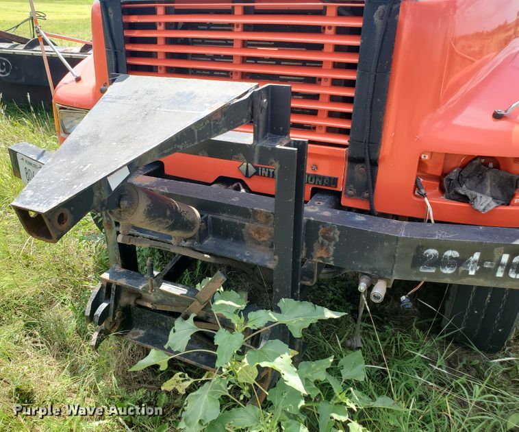 image for item KY9174 1999 International 4900  dump truck