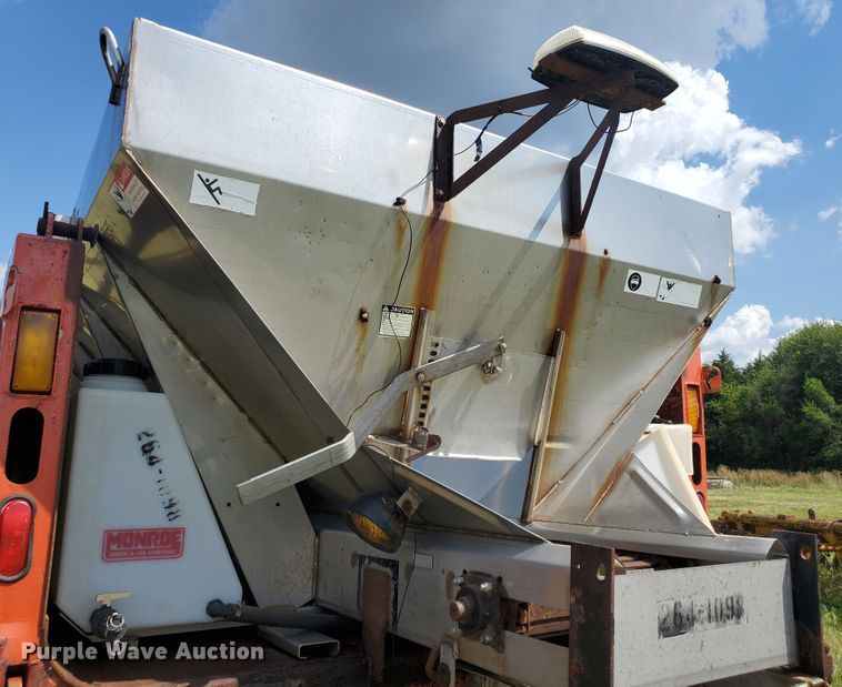 image for item KY9174 1999 International 4900  dump truck