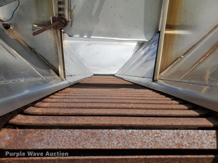 image for item KY9174 1999 International 4900  dump truck