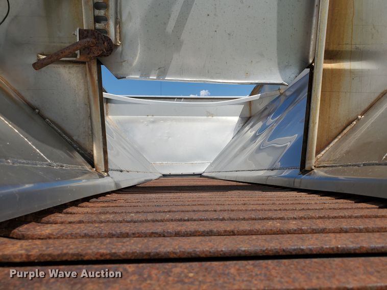 image for item KY9174 1999 International 4900  dump truck